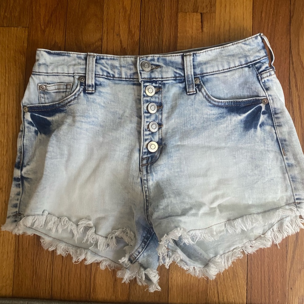 Light wash denim shorts